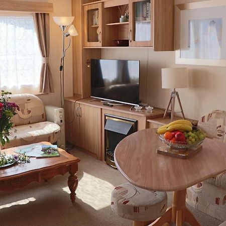 Palm 1 Park Home With Hot Tub Swanage Dış mekan fotoğraf