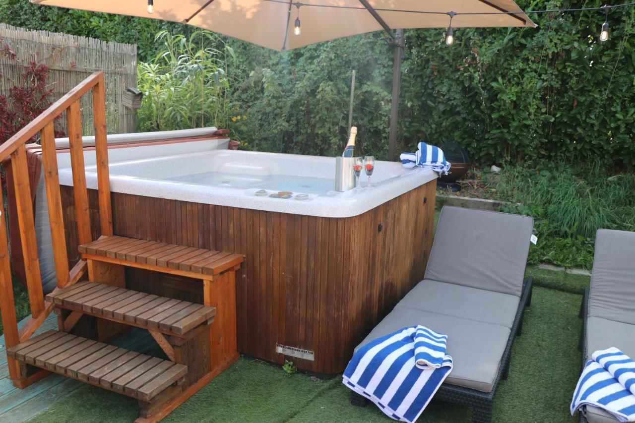 Palm 1 Park Home With Hot Tub Swanage Dış mekan fotoğraf