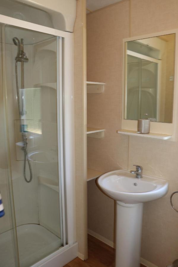 Palm 1 Park Home With Hot Tub Swanage Dış mekan fotoğraf